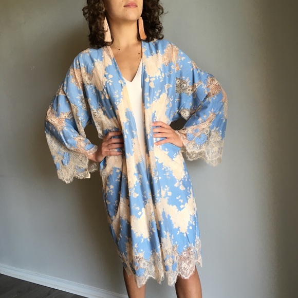 LAST ONE! Lace Cardigan Ruana Floral Kimono Cutout - Picture 3 of 8